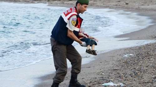 Στο εδώλιο δυο διακινητές για τον πνιγμό του Αϊλάν