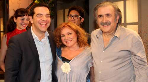 Ο Τσίπρας με το υπουργικό συμβούλιο... πήγε θέατρο