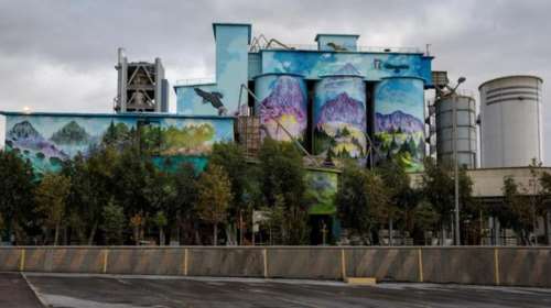 Στα σαγόνια των...καρχαριών εταιρείες και στεγαστικά