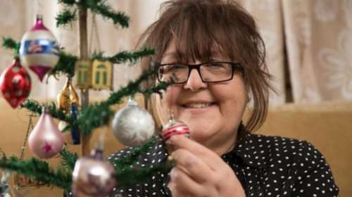 Δείτε το χριστουγεννιάτικο δέντρο που επέζησε από τις βόμβες του Χίτλερ