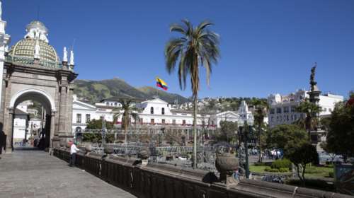 Το Εκουαδόρ αποπληρώνει ομόλογο έγκαιρα και γράφει ιστορία