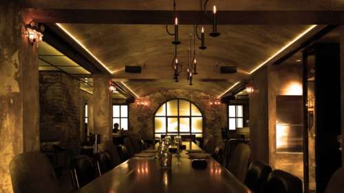 Γυναίκα πρώην υπουργός άνοιξε μπιστρό στο κέντρο της Αθήνας