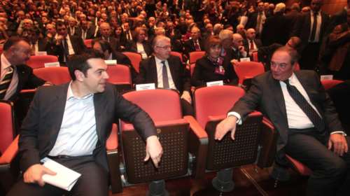 Οι «ύμνοι» στον Τσίπρα και τα σενάρια διάσπασης της ΝΔ