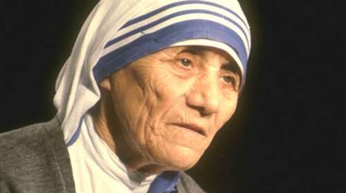 Ποιοι αντιδρούν στην αγιοποίηση της Μητέρας Τερέζας