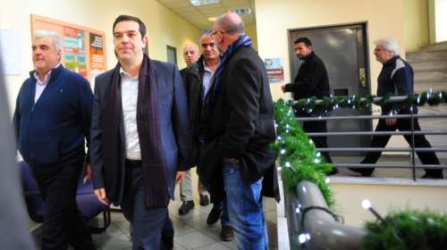 H αναπάντεχη... συνάντηση του Τσίπρα στο Κερατσίνι