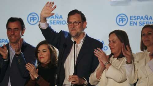 Πρώτος χωρίς αυτοδυναμία ο Ραχόι, τρίτο το Podemos