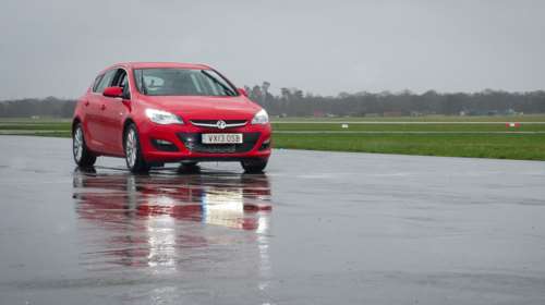 Πωλείται στο Ebay το Opel Astra της εκπομπής Top Gear!