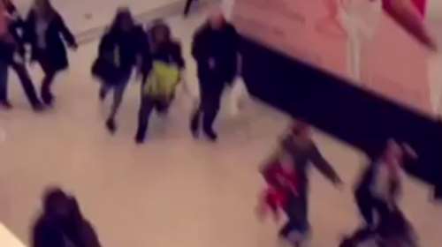 Πανικός στο Λονδίνο από άνδρα με μαχαίρι σε εμπορικό κέντρο