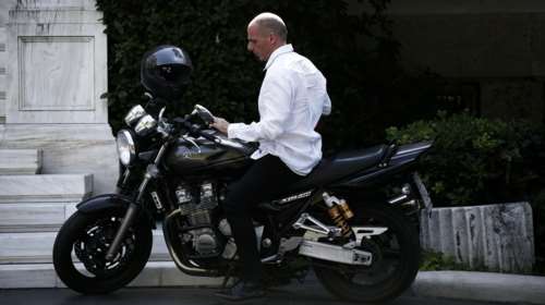 Παράθυρο για πληρωμή συμβούλων του Βαρουφάκη μέσω παραλλήλου προγράμματος