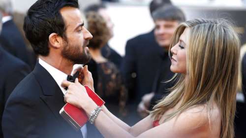 H τελειομανής Aνιστον ενέδωσε στην πρώτη selfie με τον σύζυγό της [Φωτό]