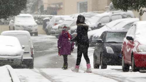 Στην κατάψυξη η χώρα, έρχονται χιόνια και θύελλες