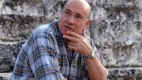 &quot;Φεστιβάλ&quot; ερωτημάτων για την καρατόμηση Λούκου