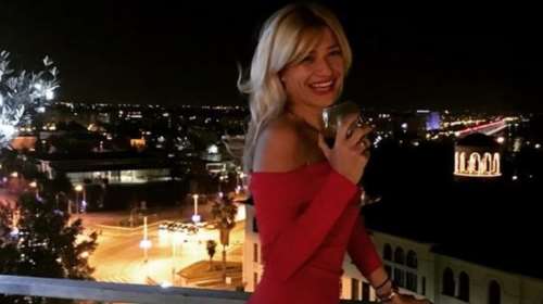 H Φαίη Σκορδά υποδέχτηκε τη νέα χρονιά στα ...κόκκινα