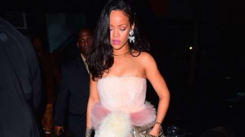 Ποδαρικό στην κακογουστιά έκανε η Ριάνα: Δείτε πώς υποδέχτηκε το 2016!