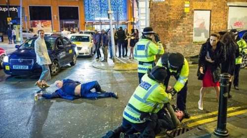 Viral η φωτογραφία από τα πρωτοχρονιάτικα όργια... στο Μάντσεστερ