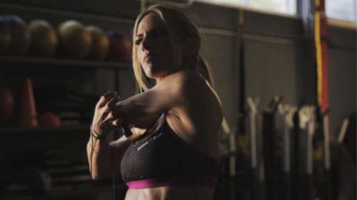 Πώς η Ντορέττα Παπαδημητρίου διώχνει τα περιττά κιλά των γιορτών