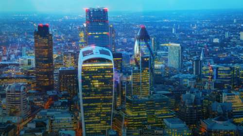 Τα πανάκριβα «παλάτια» του Λονδίνου που είναι για λίγους