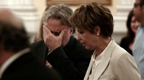 Απογείωση της κυβέρνησης με «θεωρίες συνωμοσίας»