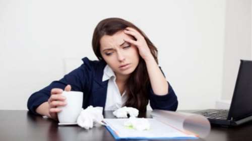 Bloomberg: Πως να μην αρρωστήσετε στη δουλειά