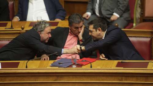 Οι υπουργοί στα αεροπλάνα για συμμαχίες στο εξωτερικό