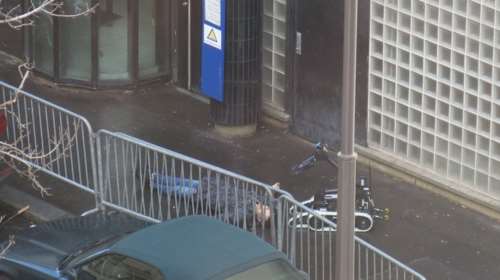 Νεκρός ο δράστης της επίθεσης με μαχαίρι σε αστυνομικό τμήμα του Παρισιού