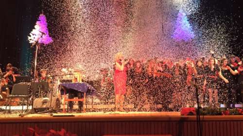 Μια λαμπερή χριστουγεννιάτικη γιορτή πραγματοποιήθηκε στο PIERCE