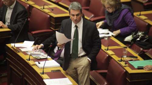 Ο Λοβέρδος καταγγέλλει «σύμφωνο συμβίωσης» Τσίπρα-Καραμανλή-Παυλόπουλου