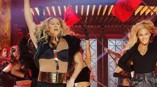 Εμφάνιση - έκπληξη της Μπιγιονσέ σε σόου σωσία της. Δείτε το βίντεο