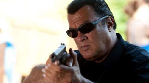 Με «μέσο» τον Πούτιν ο  Steven Seagal γίνεται Σέρβος