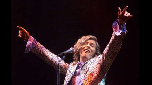 Ντέιβιντ Μπάουι: Η ζωή του και οι μεταμορφώσεις του