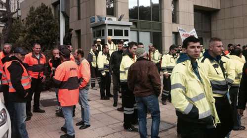 Συγκέντρωση μεταλλωρύχων στο υπουργείο Περιβάλλοντος
