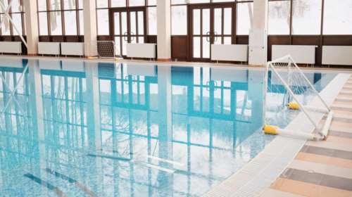 Απέκλεισαν πρόσφυγες από πισίνα μετά από παρενόχληση