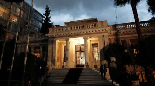 Το μαρτύριο της κυβέρνησης με αξιολόγηση και ασφαλιστικό