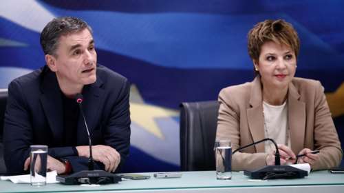 Η κυβέρνηση ζητεί «εξηγήσεις» από ΔΝΤ για τις διαρροές