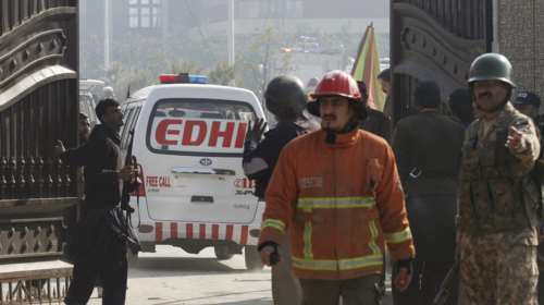 Oι Ταλιμπάν πίσω από το μακελειό στο πανεπιστήμιο στο Πακιστάν