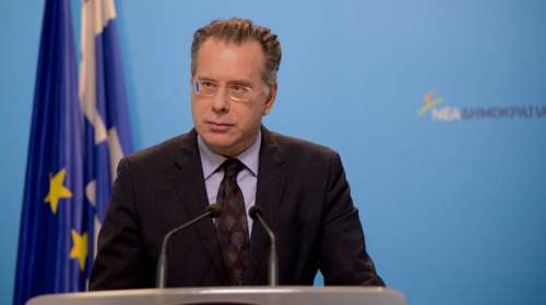 Η ΝΔ επιμένει για Βαρουφάκη: Να απαντήσει ο Τσίπρας μαζί διαπραγματεύτηκαν