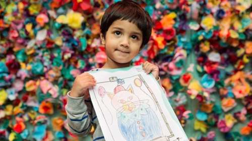 Εκκολαπτόμενοι καλλιτέχνες και οι γάτες τους