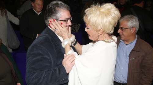 Ο Δ.Κουτσούμπας αγαπά την τέχνη &amp; τη Ζωή Λάσκαρη!