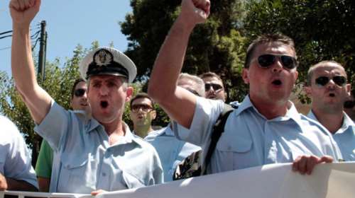 Ενστολοι σε Κατρούγκαλο: Θα λογαριαστούμε στο δρόμο