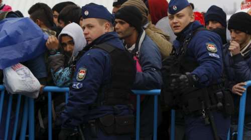 Σε νέα μέγγενη η Ελλάδα για Σένγκεν και πρόσφυγες