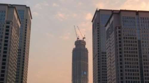 Βουτιά θανάτου από πρόεδρο χρηματιστηριακής στην Κίνα