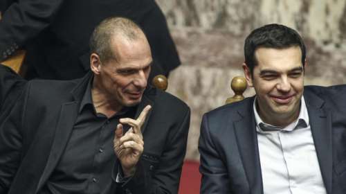 «Τροχιοδεικτικά» πυρά της ΝΔ σε Τσίπρα για Βαρουφάκη: ερώτηση 40 βουλευτών