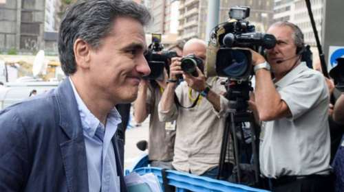 Ο Τσακαλώτος, το γκαλά στο Καβούρι &amp; ο μαραθώνιος της Ελλάδας