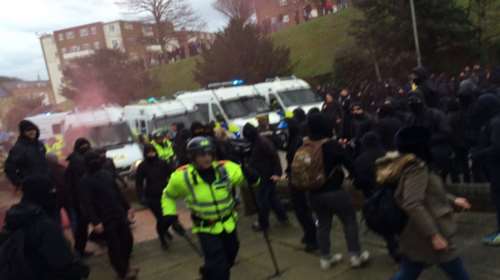 Αγγλία: Συγκρούσεις διαδηλωτών με ακροδεξιούς στο Dover