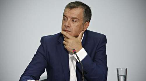 Θεοδωράκης: Η χώρα να στηριχθεί στο ριζοσπαστικό κέντρο