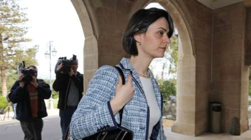 Κίτρινες κάρτες από το κουαρτέτο και για το δημοσιονομικό