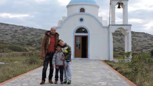 Ο δάσκαλος γιόρτασε τους τρεις Ιεράρχες με τους δύο μαθητές στους Αρκιούς