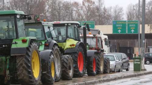 Κλείνουν τα Τέμπη για 12 ώρες, στέλνουν τελεσίγραφο