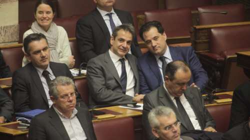 Aσκήσεις ισορροπίας του Κυριάκου στο εσωτερικό της ΝΔ