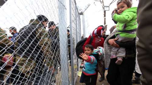 Δεύτερο φράχτη στην Ειδομένη στήνουν τα Σκόπια